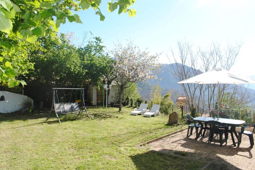 Photo of Others in Letia