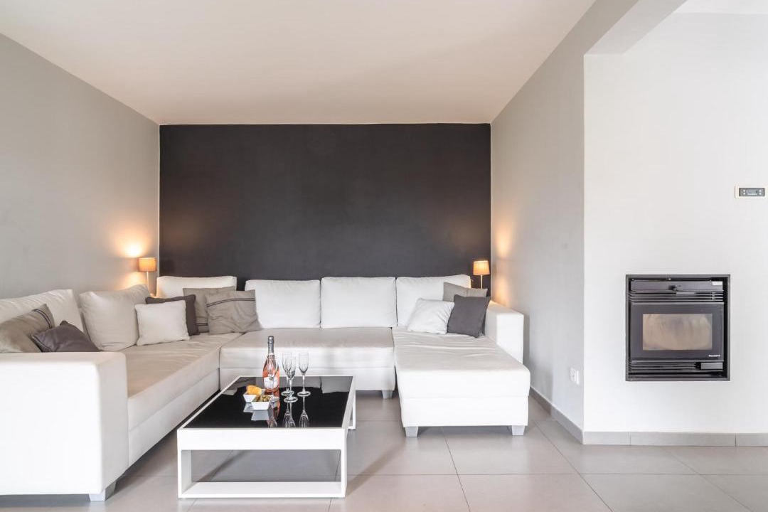Photo of Livingroom in Saint-Genies-de-Fontedit