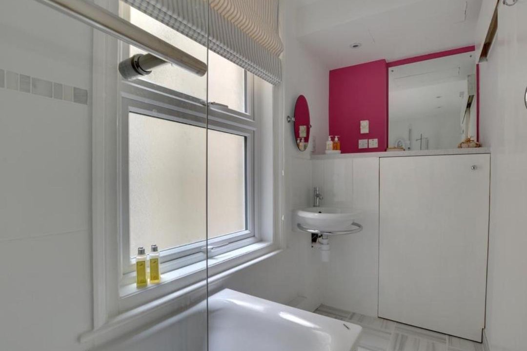 Photo of Bathroom in Hythe
