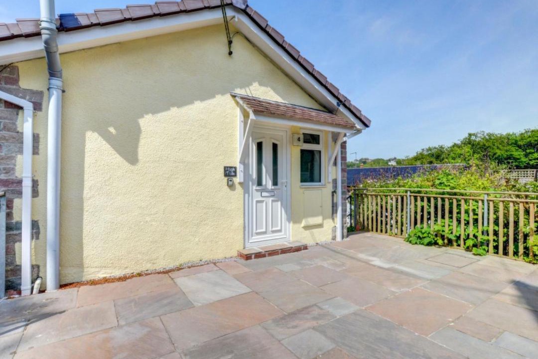 Photo of Buildings in West Looe