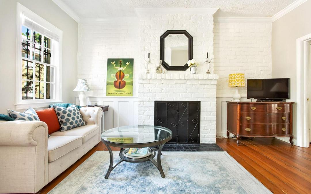 Photo of Livingroom in Historic District - North