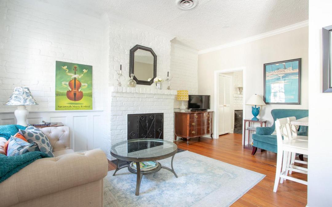 Photo of Livingroom in Historic District - North