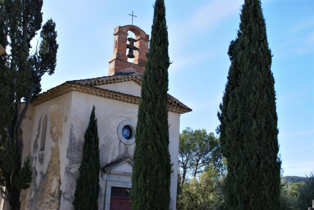 Photo of Buildings in Flayosc