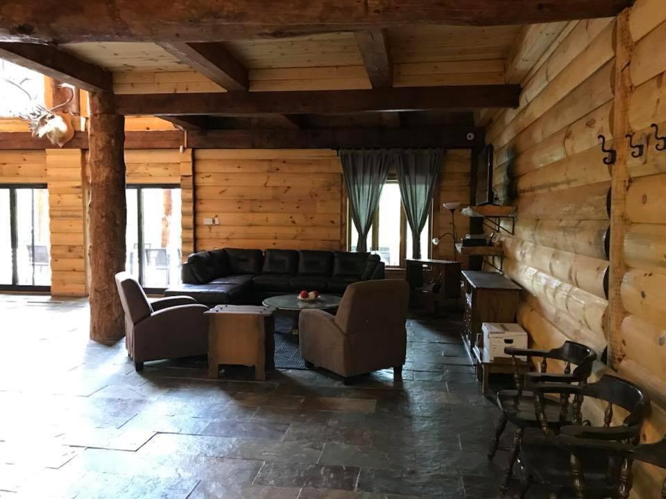 Photo of Livingroom in Wentworth-Nord