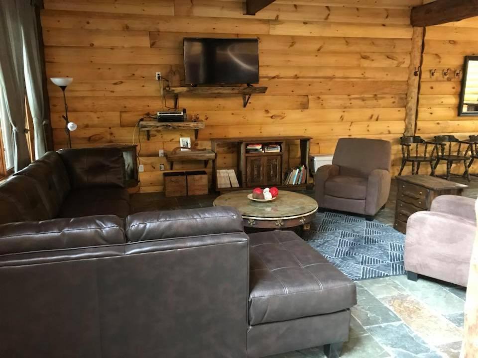 Photo of Livingroom in Wentworth-Nord