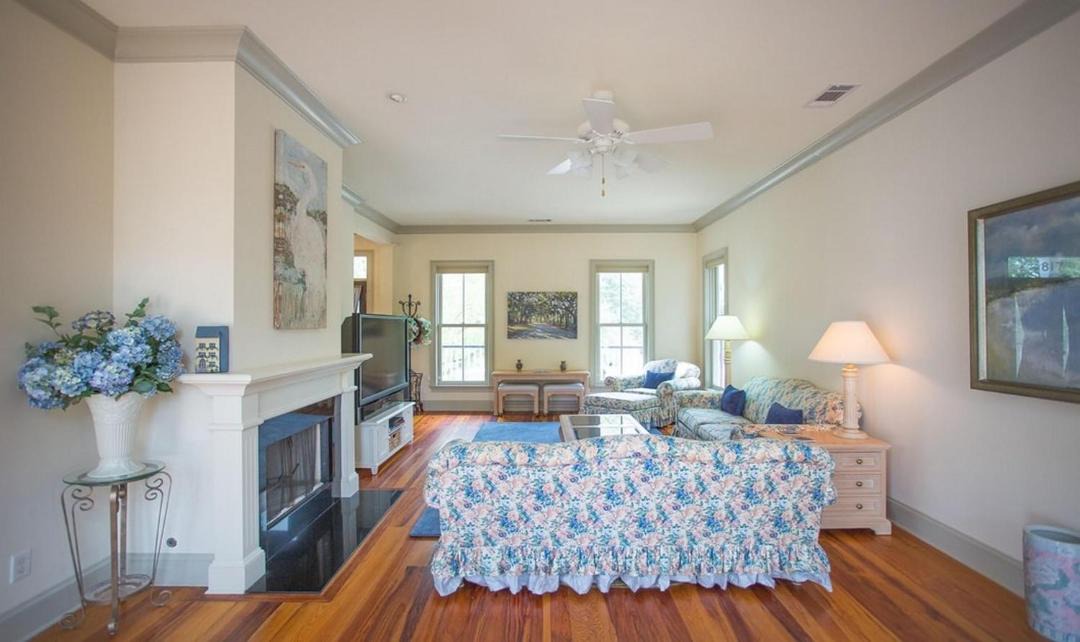 Photo of Livingroom in Historic Downtown Savannah