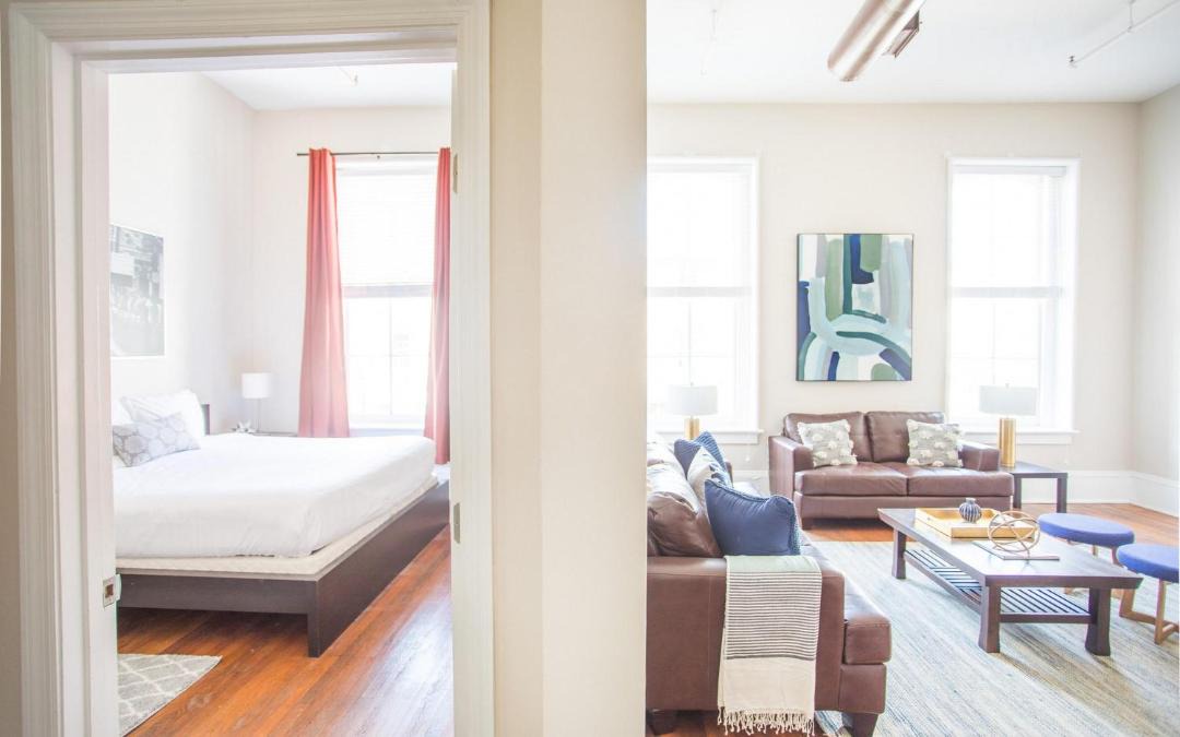 Photo of Livingroom in Historic District - North