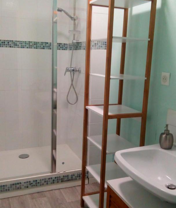 Photo of Bathroom in Bourbon-Lancy