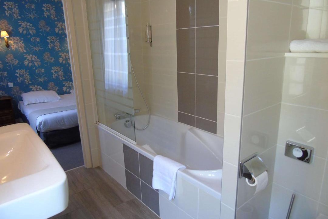 Photo of Bathroom in Pontorson