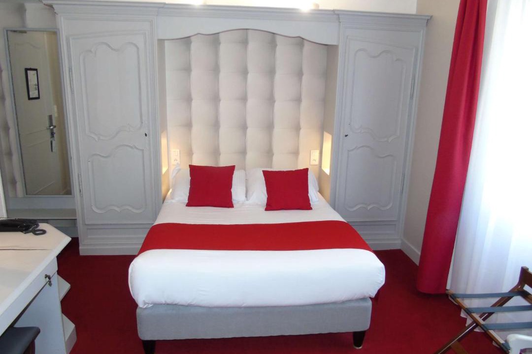 Photo of Others in Pontorson