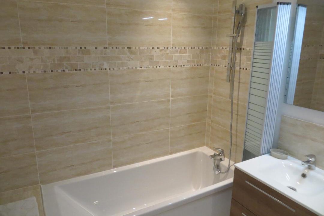 Photo of Bathroom in Junas