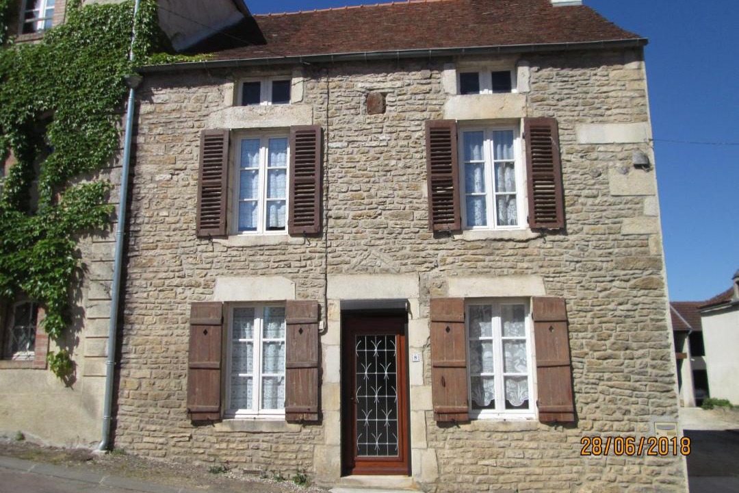 Photo of Buildings in Rouvray (Cote-d'Or)