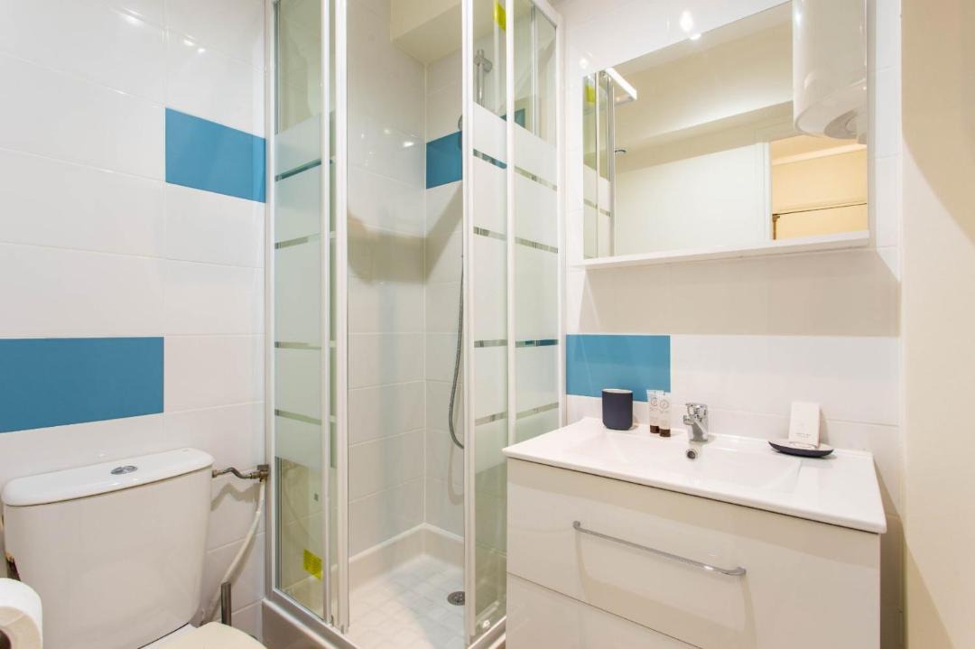 Photo of Bathroom in 17th Arrondissement