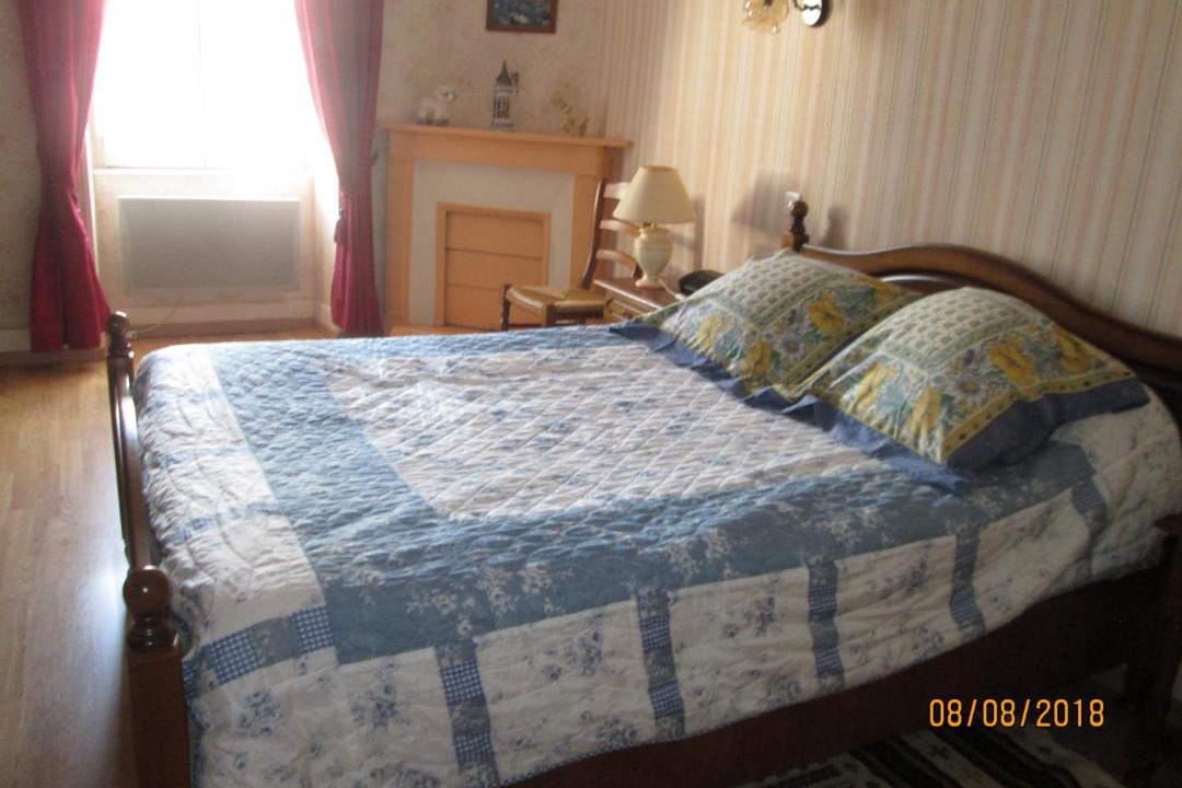 Photo of Bedroom in Rouvray (Cote-d'Or)