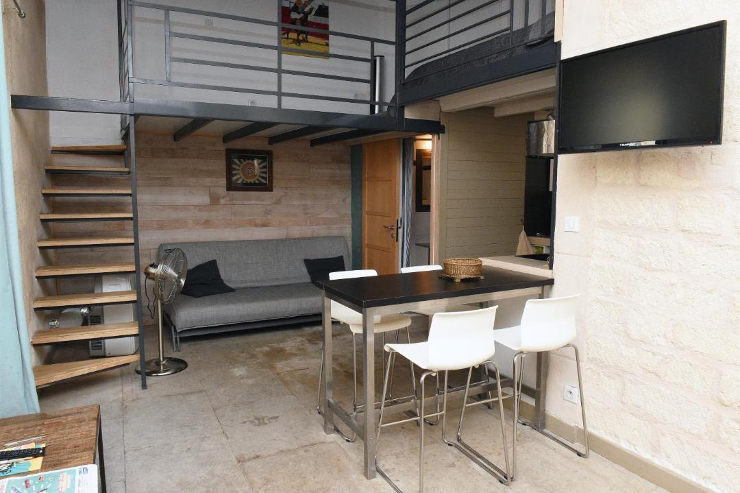 Photo of Others in Comedie