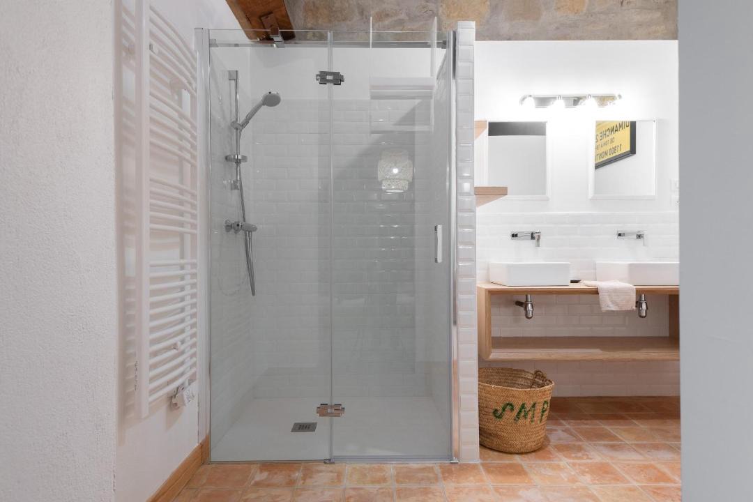 Photo of Bathroom in Montirat