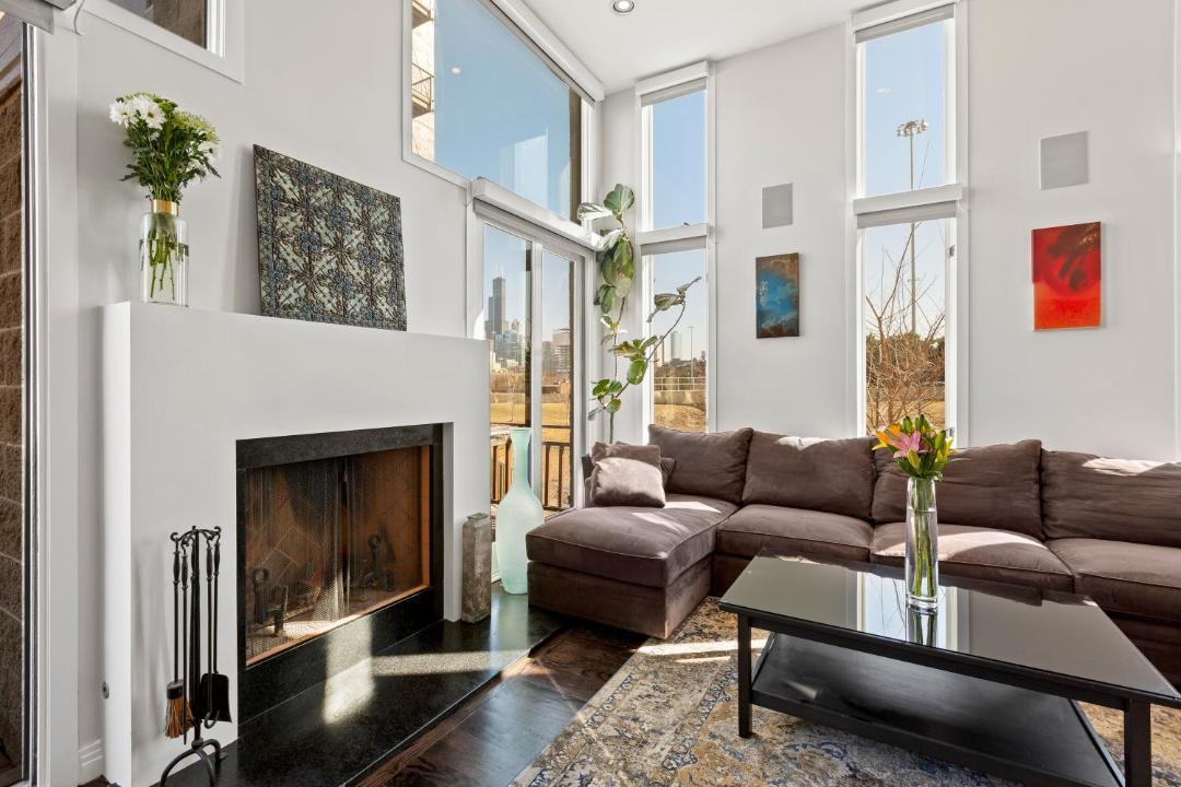 Photo of Livingroom in River West