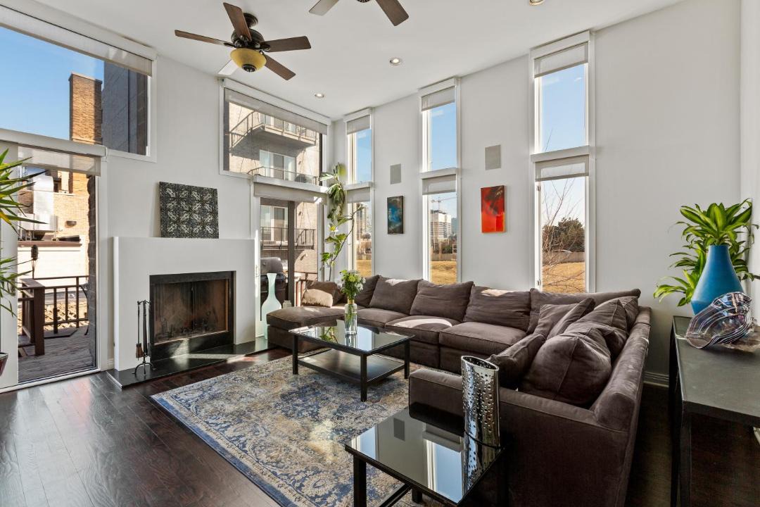 Photo of Livingroom in River West
