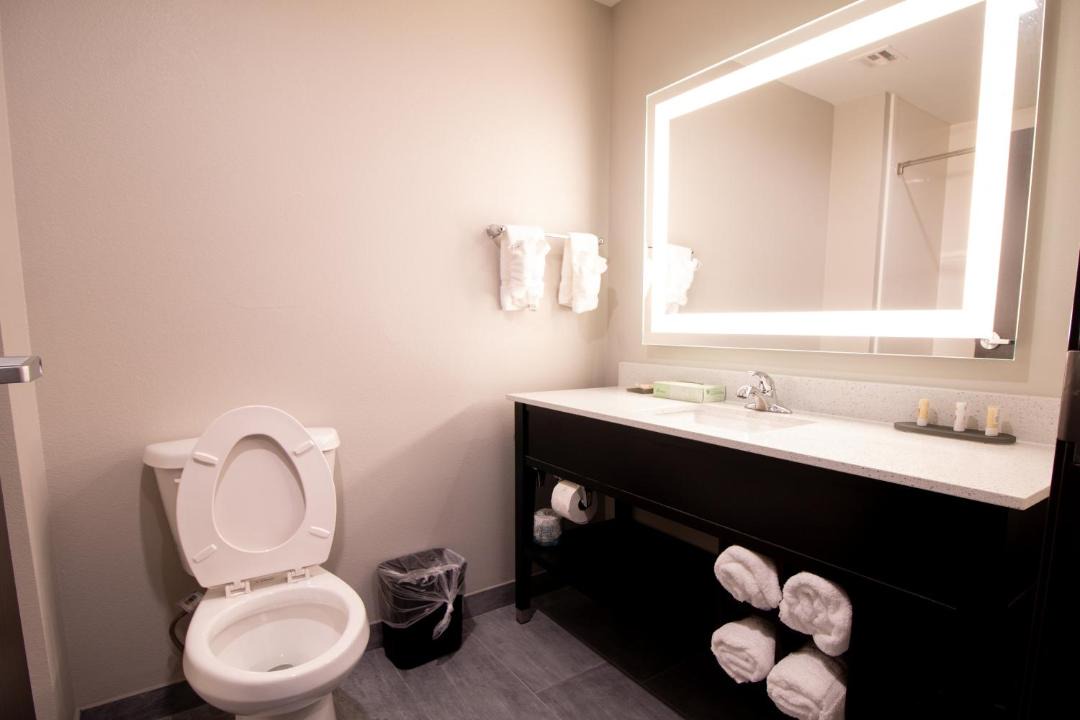 Photo of Bathroom in Pryor