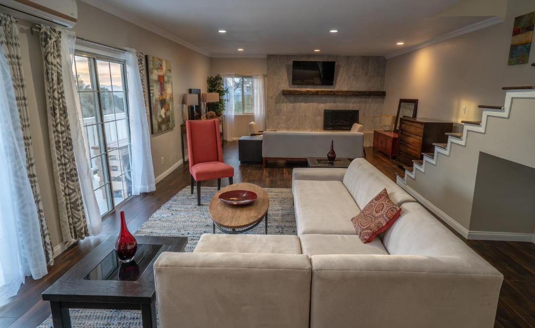 Photo of Livingroom in Studio City
