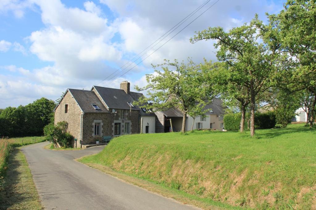 Photo of Buildings in Saint-Laurent-de-Terregatte