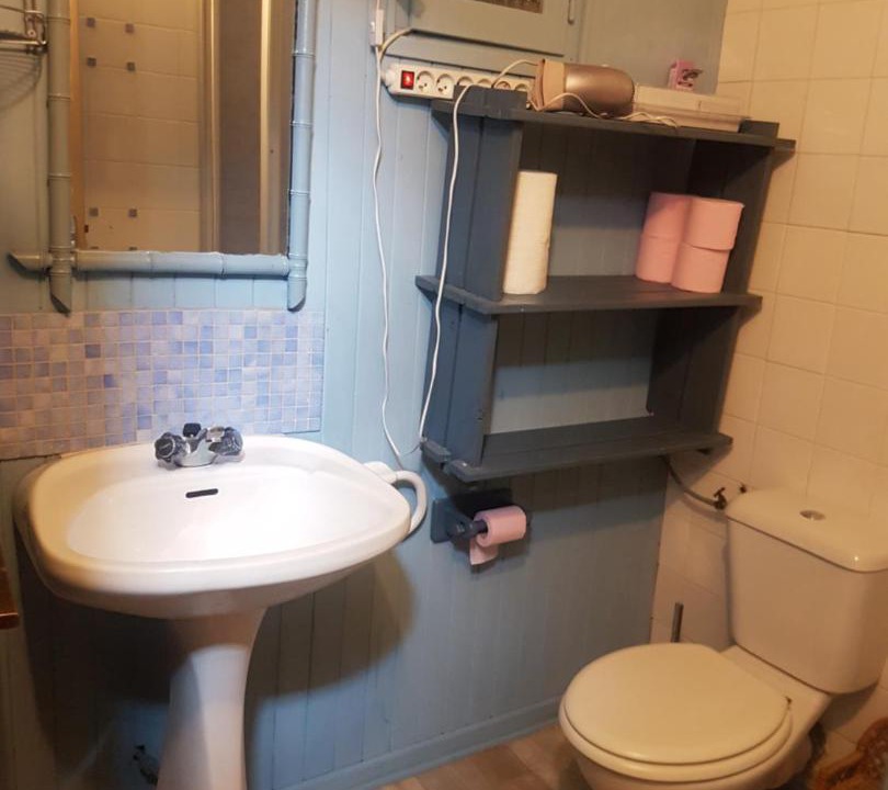 Photo of Bathroom in Mars