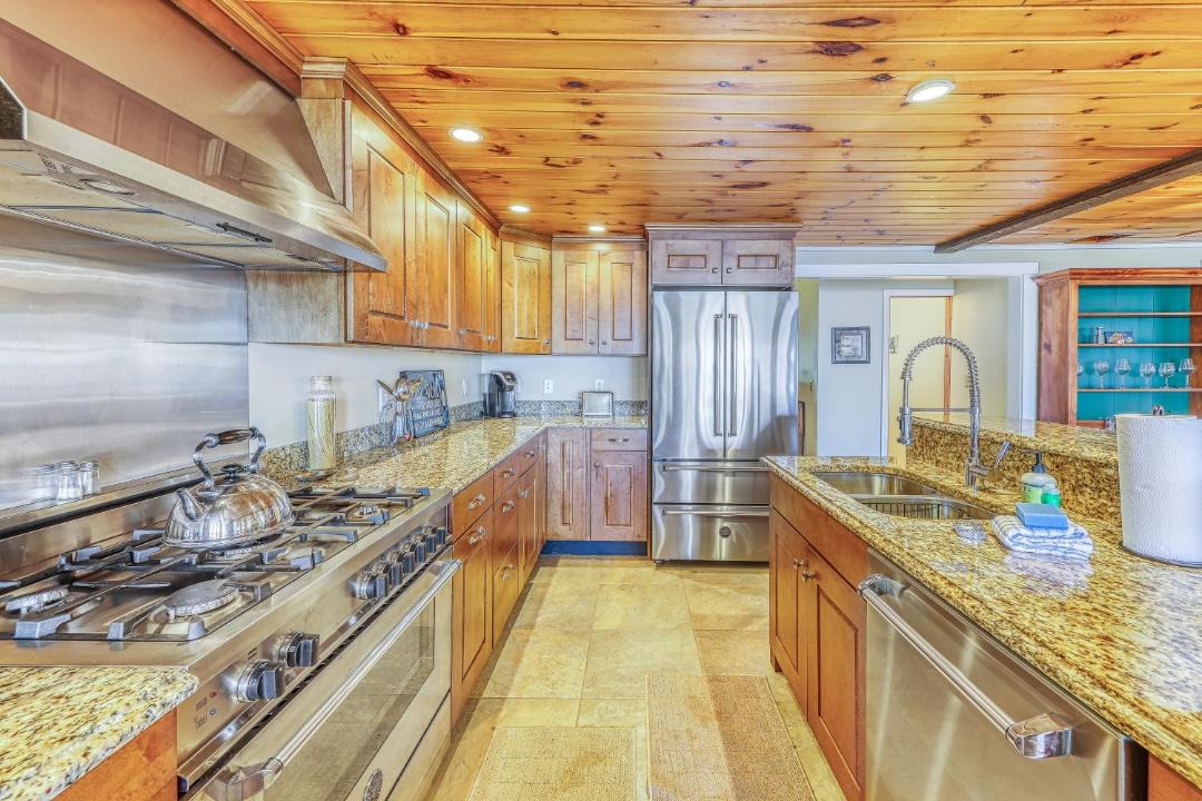 Photo of Kitchen in Alburg