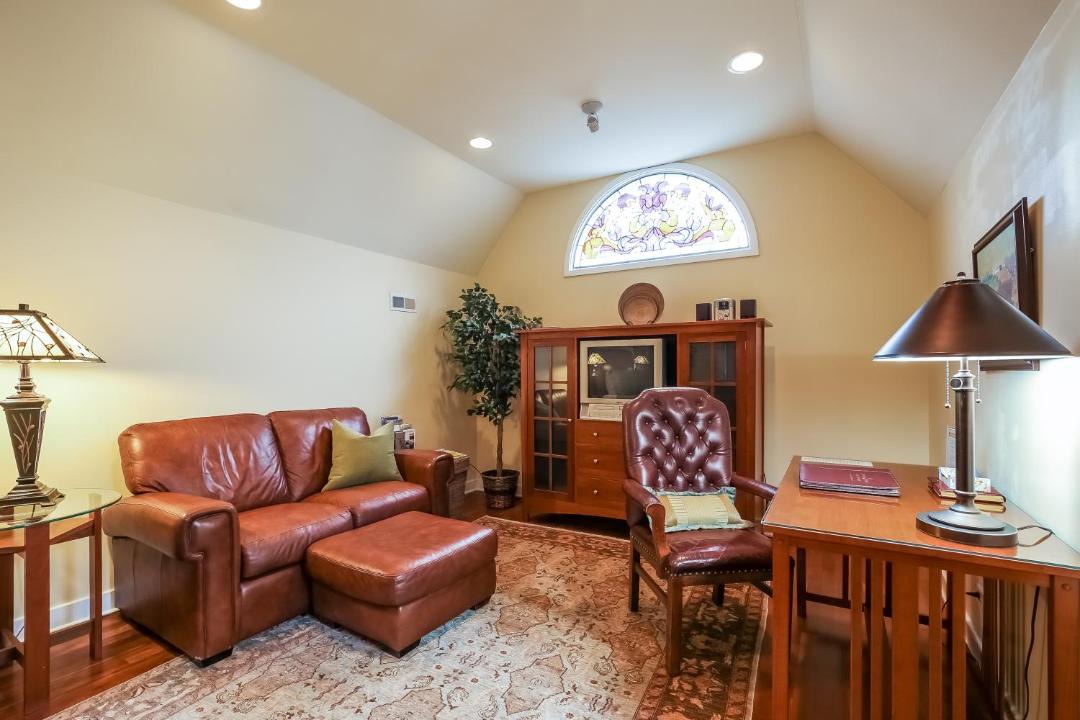 Photo of Others in Oak Park