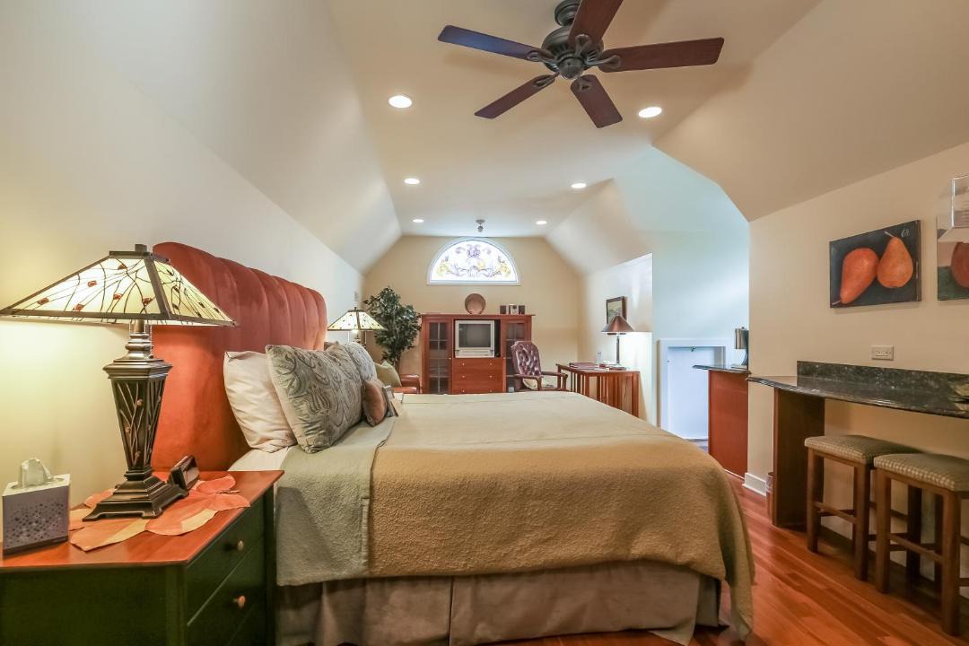 Photo of Others in Oak Park