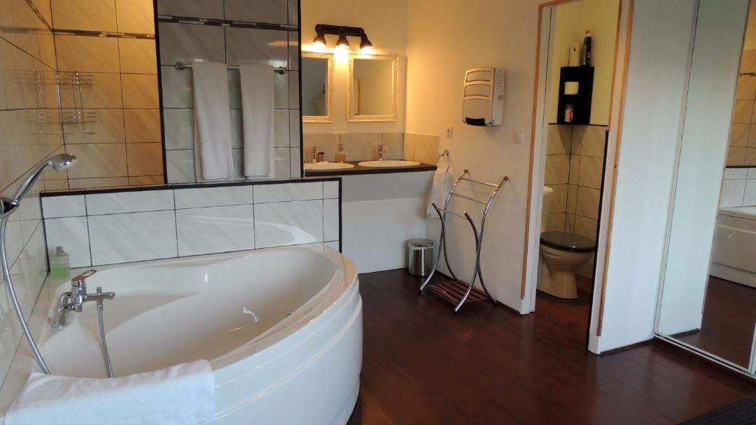 Photo of Others in Longueville