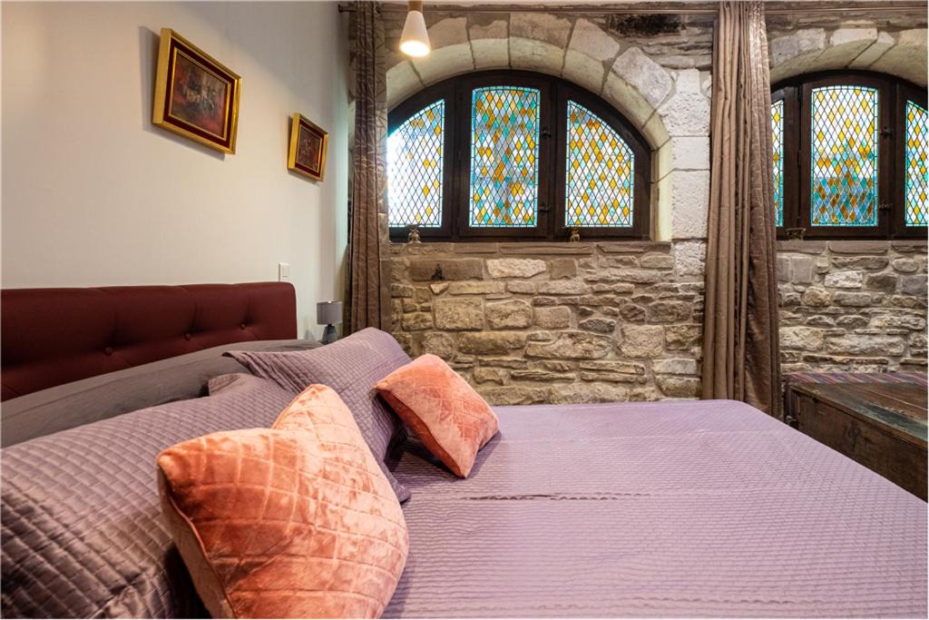 Photo of Bedroom in Monesties