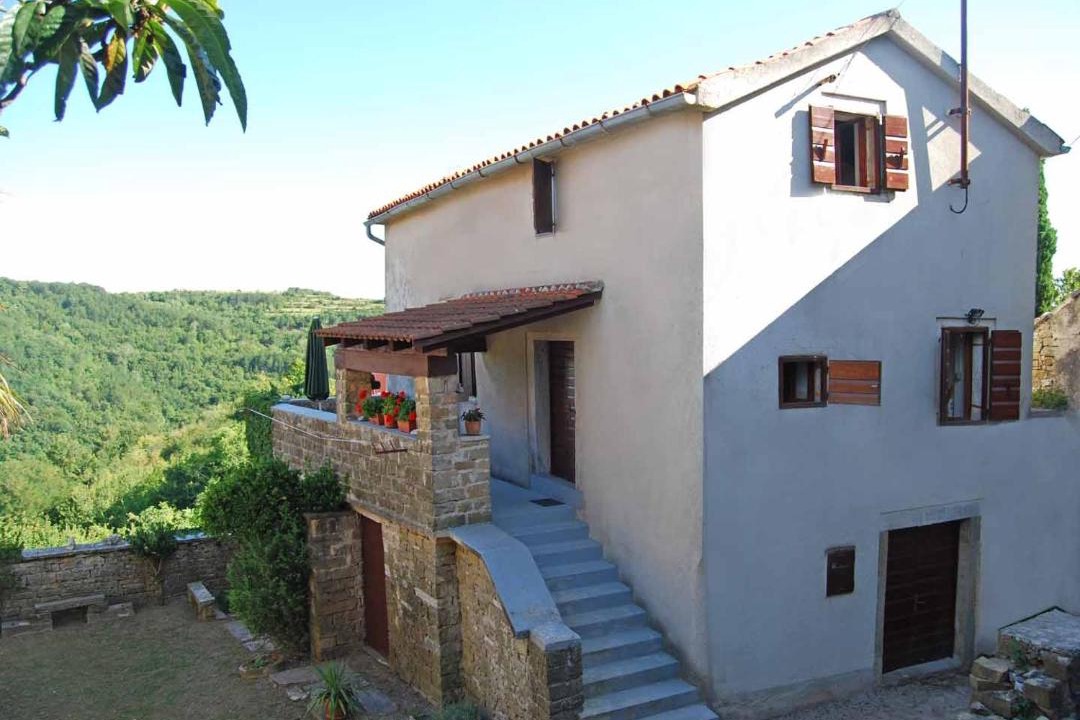 Photo of Buildings in Oprtalj