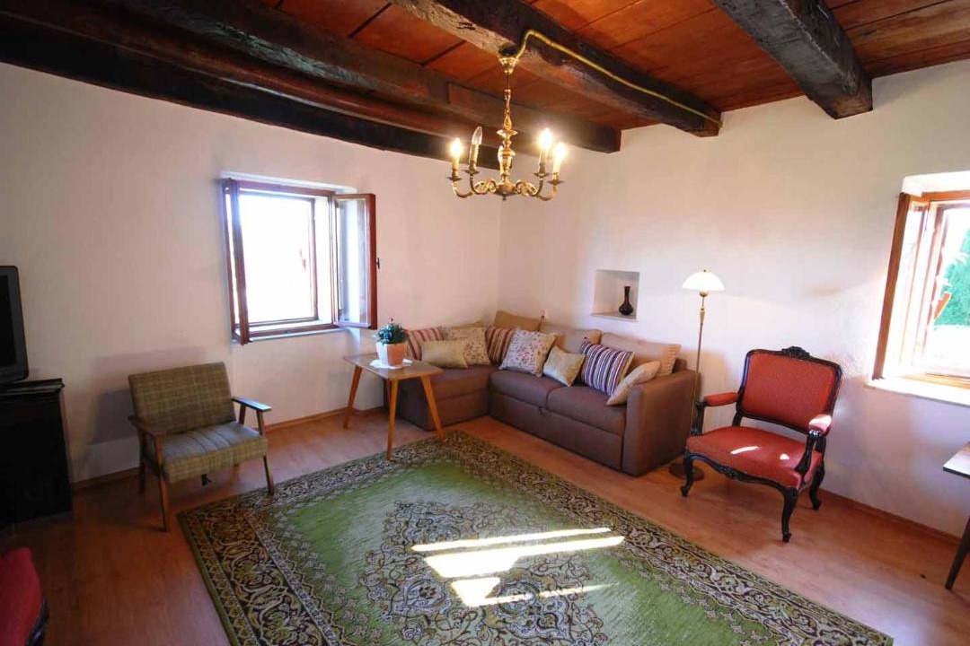 Photo of Livingroom in Oprtalj