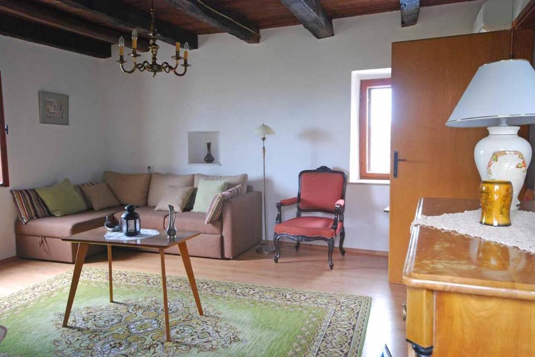 Photo of Livingroom in Oprtalj