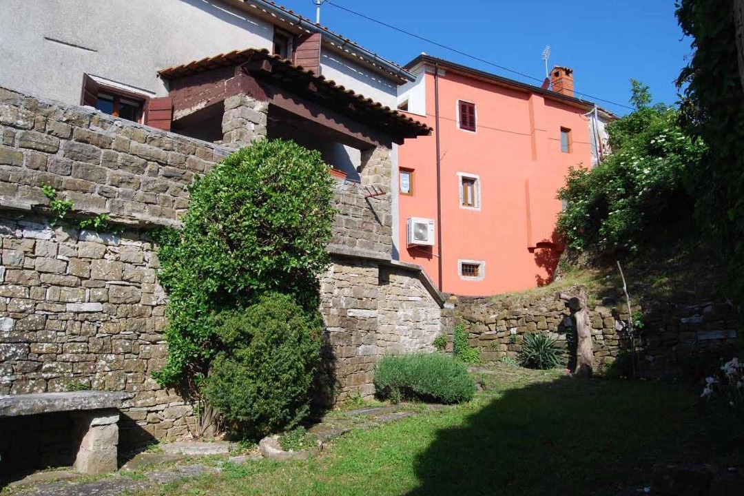 Photo of Buildings in Oprtalj