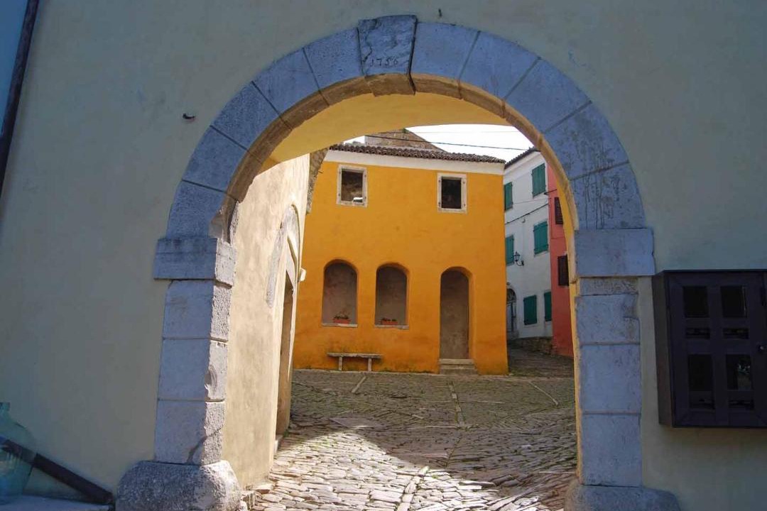 Photo of Buildings in Oprtalj