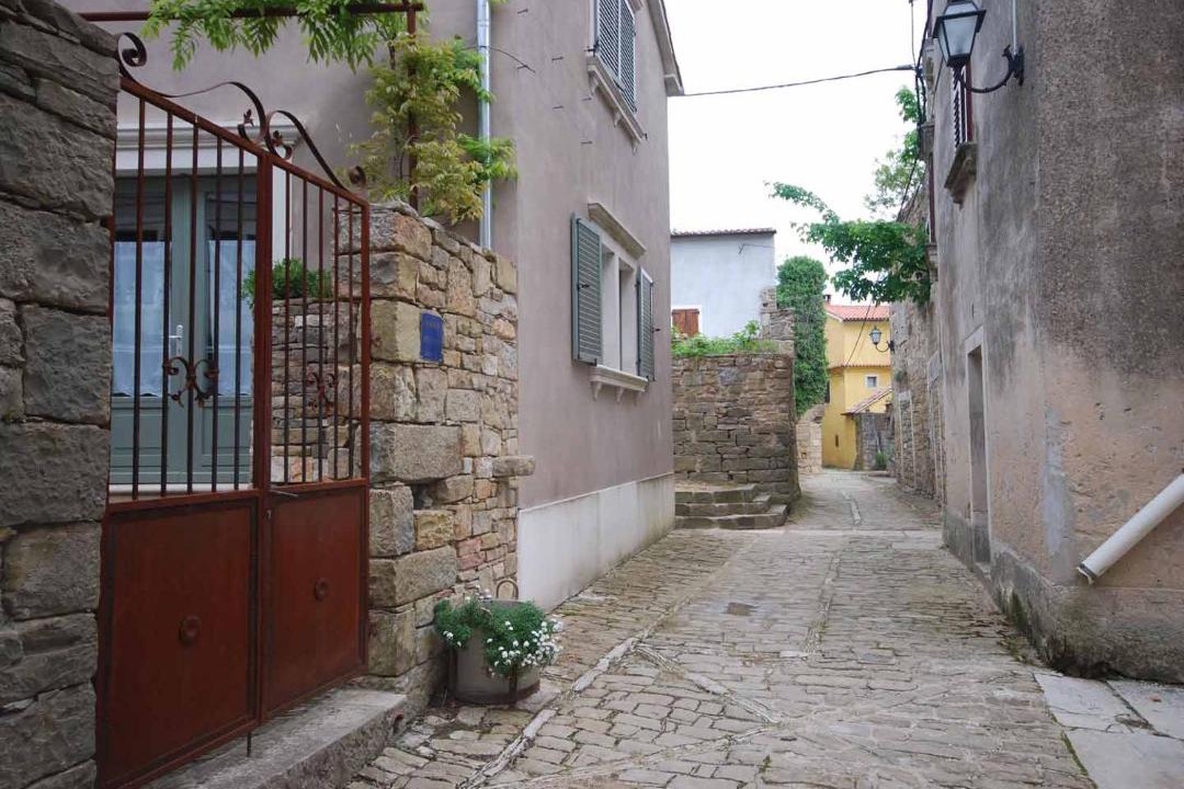 Photo of Buildings in Oprtalj