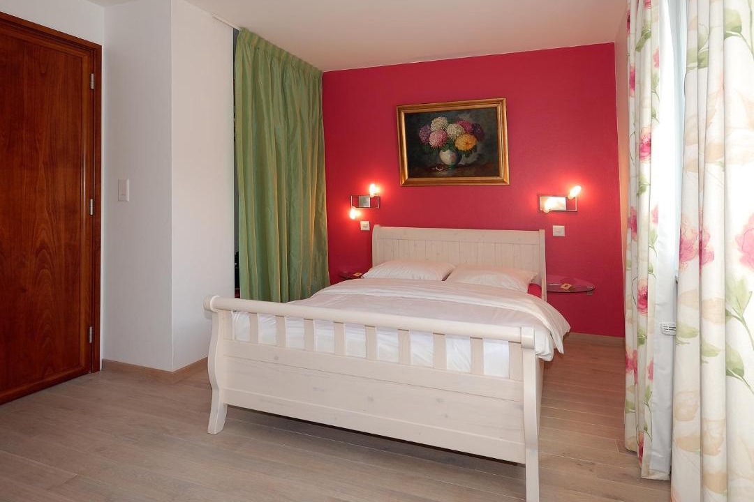 Photo of Bedroom in Dully