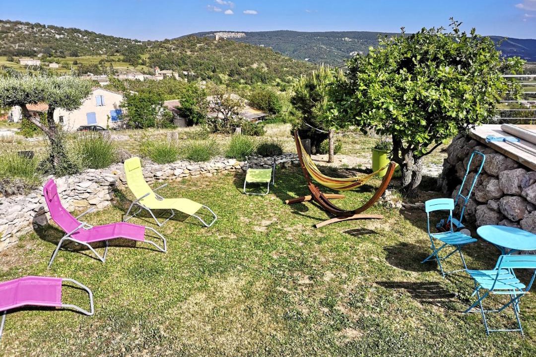 Photo of Others in Ongles