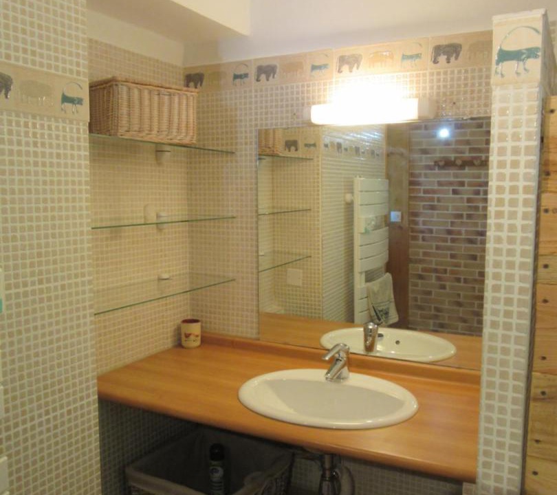 Photo of Bathroom in Portes
