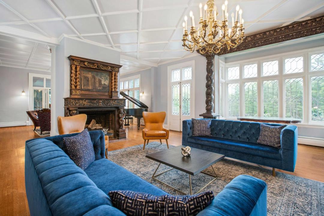 Photo of Livingroom in Lenox