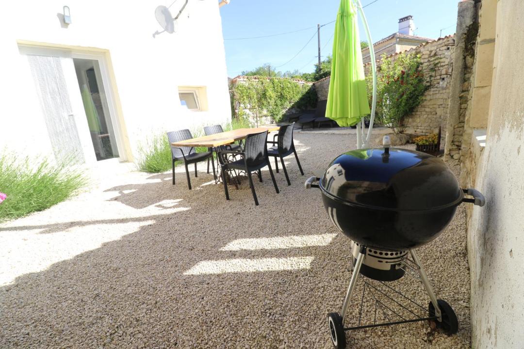 Photo of Others in Hanc