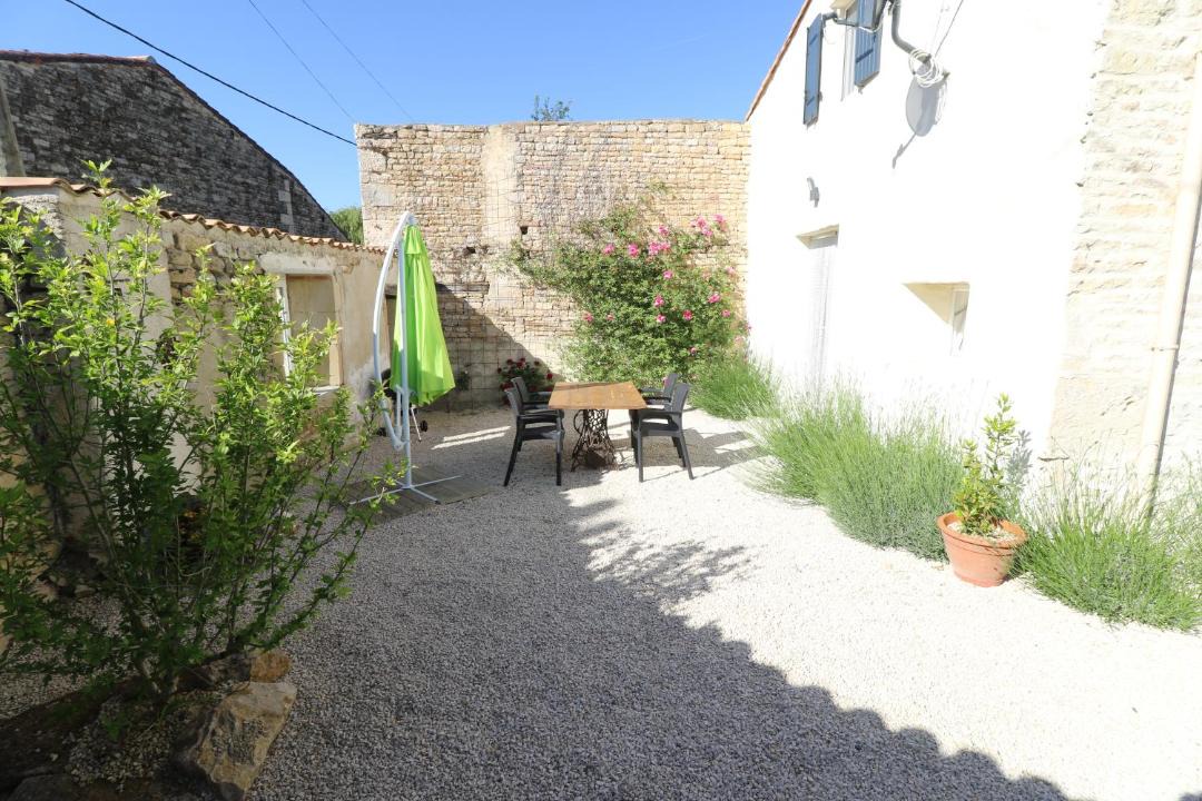 Photo of Others in Hanc