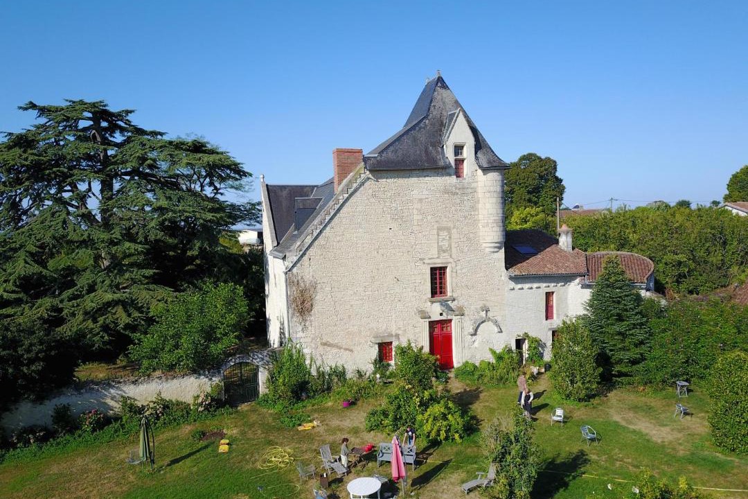 Photo of Buildings in Saires