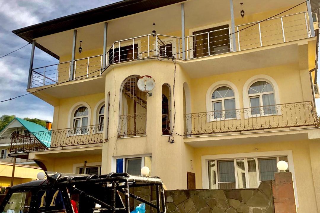 Photo of Buildings in Vardane