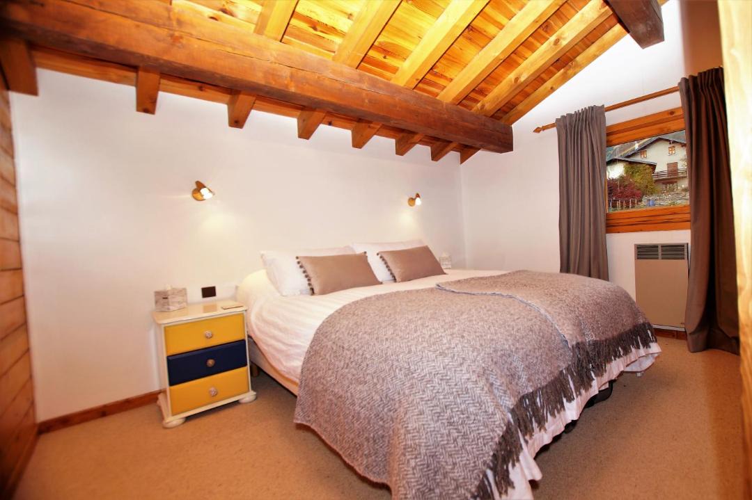 Photo of Others in Seez