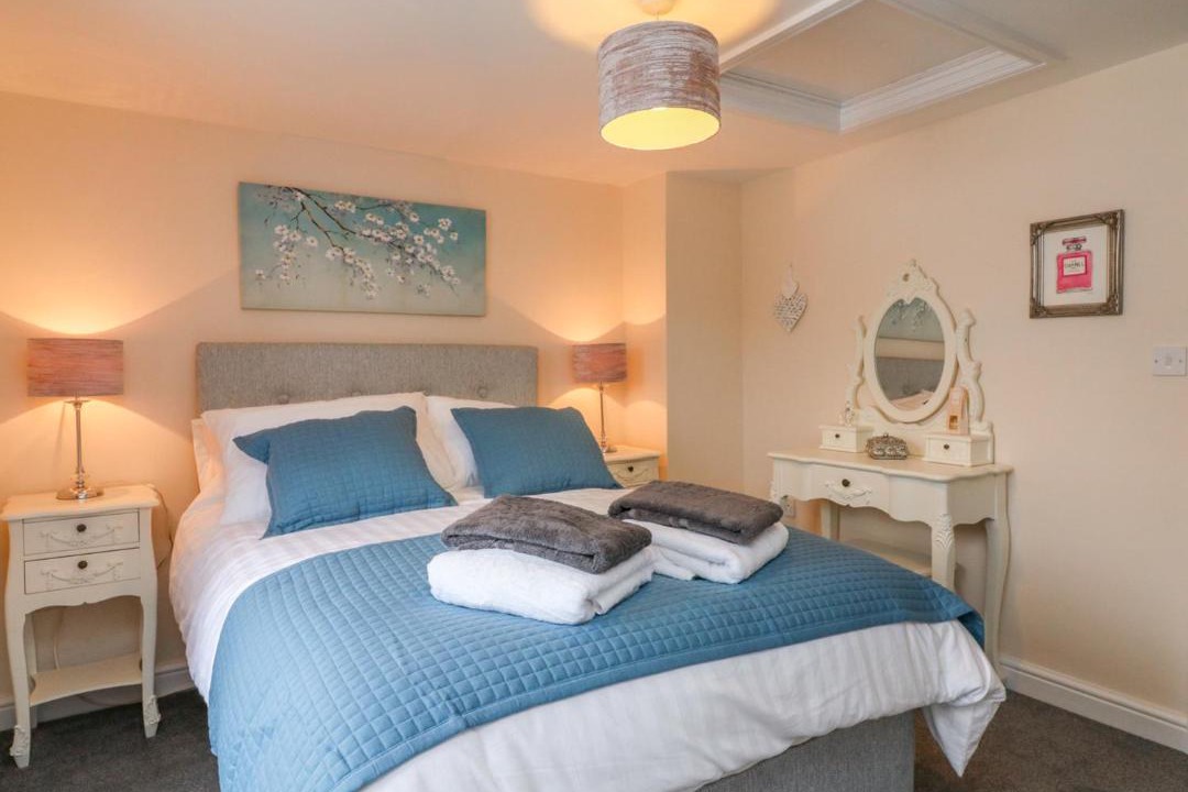 Photo of Others in Broadwoodkelly