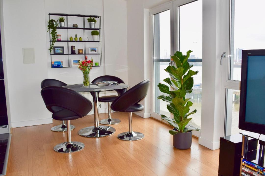 Photo of Livingroom in Peninsula