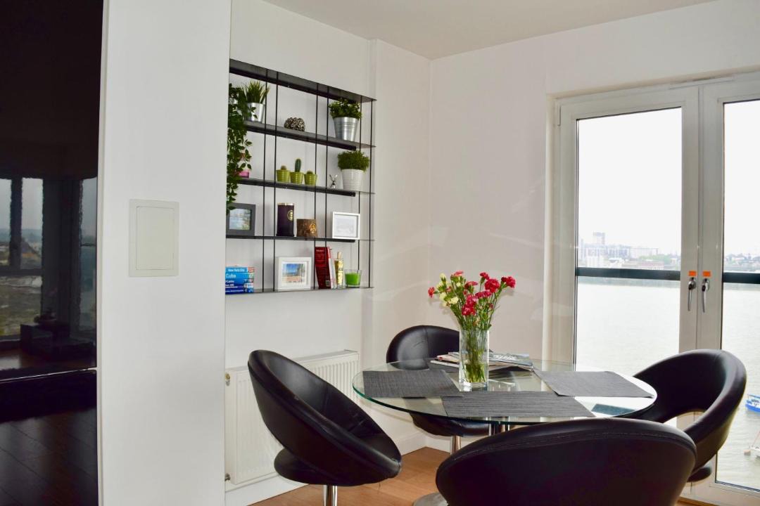 Photo of Livingroom in Peninsula