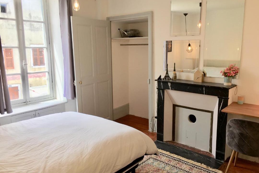 Photo of Bedroom in Nuits